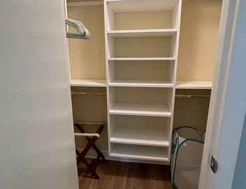 A retreat that can't be beat! 1 bed/1 bath, by the pool and close to everything 4