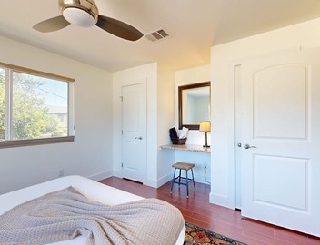 Modern, Dog-Friendly Flat with WiFi & Garage Parking - Unbeatable Location 3