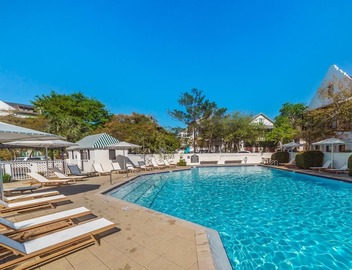 PRIVATE BEACH/POOL ACCESS-Charming Pied-a-Terre-Sophisticated Charm-2 Adults 2