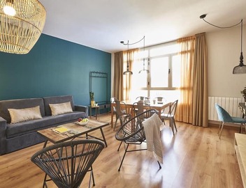 Great 3-bedroom apartment ideal for families near Sants Station 4