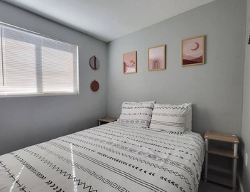 13th Pl Left · Charming Apt |Downtown|Phoenix|Historic|Patio 4