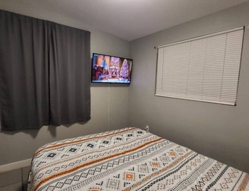 13th Pl Left · Charming Apt |Downtown|Phoenix|Historic|Patio 3