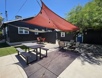 13th Pl Left · Charming Apt |Downtown|Phoenix|Historic|Patio 5