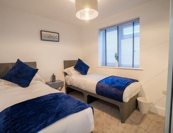 Applewood Ground Floor Apartment is a 2 bedroom with parking in Three Bridges 5