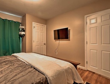 Stunning Brockton Apt < 4 Mi to Westgate Mall! 2