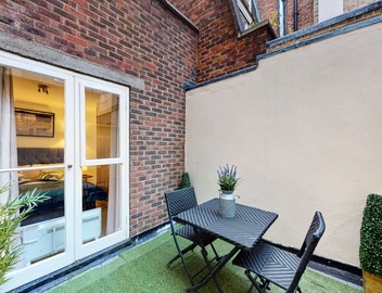 Deluxe 2 bedroom apartment 4