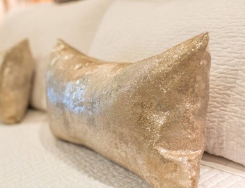 Chic New Orleans CBD Escape: Historic Charm + Modern Comfort Near Nightlife 4