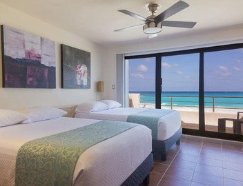 Luxury Villa at the feet of the sea In Cancun 3