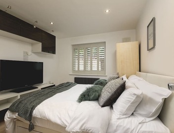 'Just 20 mins from Buckingham Palace + Free Parking Space! " 2