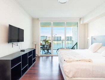 High floor condo with amazing intracoastal views 2 blocks from the beach 2
