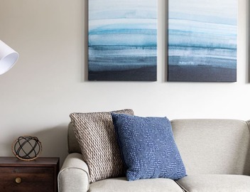 Large Apt | Downtown | AC | Beach | Shops | Walk | 4