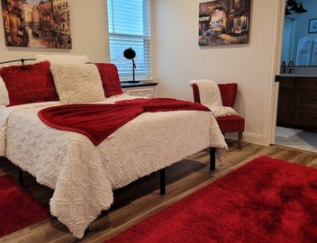 In The Hot Middle of All The Action! BEDS FOR 9 HEADS! Awesome View! 5