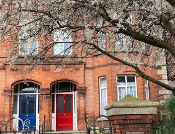 Studio with a view over Dublin, walking distance to city & Dublin Zoo 10 min 4
