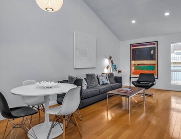 Mid Century North of Wilshire, 1 block to Montana Ave! 4