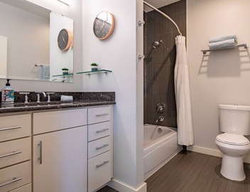 Modern Home in the Heart of Seattle! with Pool! 4