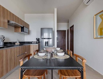 San Fran 502 | Lagoon-View 1BR, Pool & Gym 3
