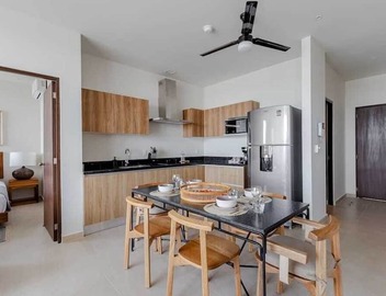 Stunning Lagoon View Condo Pool & Gym 9th Floor 4