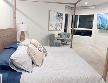 Sunny 2 Bedroom with a Water View 2