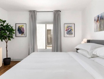 Double King Suite with Patio Dining and Parking 4