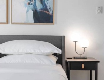 Double King Suite with Patio Dining and Parking 2