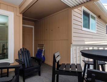 2 BR condo w ocean view and multiple pools 3