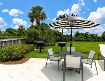 Oceanfront Condo with Swimming Pool. Ocean View 4