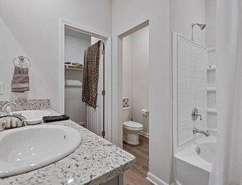 Charming Retreat 30 Minutes from Vibrant New Orleans - Ideal Short-Term Rental! 4