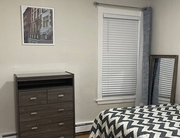 Beautiful 3 Bedroom located 10 minutes from Downtown 4