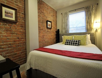 *Fresh* Modern Triplex in a Classic Boston Row House, Amazing City Views! 2