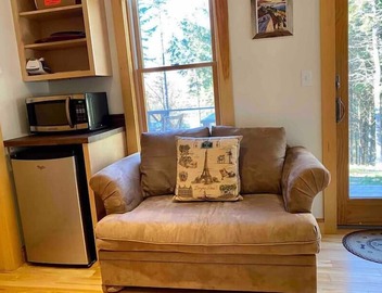 Waterfront Couples Retreat w/Porch, Private Patio, Freeport, Near LL Bean 4