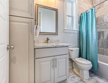 15% OFF Monthly | 10% OFF Weekly-Hosteeva Spacious 5BR Urban Retreat w Balcony & Pool 3