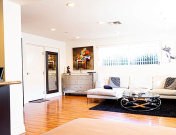 Luxury Beverly Hills Apartment 4