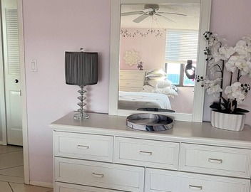 Beautiful 2 bedroom Condo 1/2 mile from Clearwater beach 2