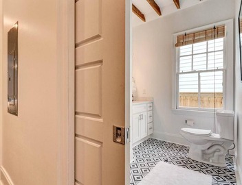 Renovated 3BR LGD home near Magazine St. Walk to cafés, streetcar to FQ & Dome. 5