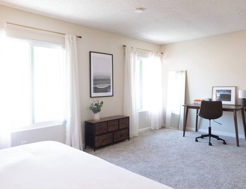 King Bed, Pool, Hot Tub, Mountain Views 4