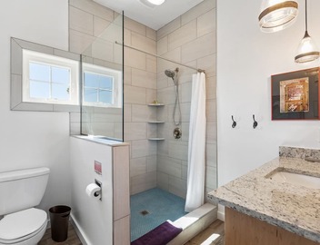 Boutique Hotel Folly Room 2: King Suite with large private balcony in the heart of Folly Beach 5
