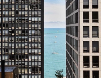 Modern Corner 2BR in Streeterville | Roof Deck | Lake Views 5