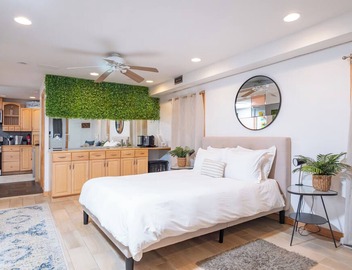 Stay in comfort and style! Encore Private Suite + Free parking! Close to Boston! 3