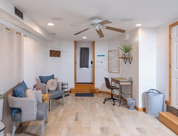 Stay in comfort and style! Encore Private Suite + Free parking! Close to Boston! 2