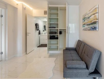 BEACHFRONT Stunning 2 Bed 2 Bath w/Free Parking 4