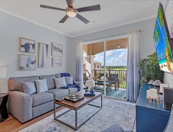 Top floor condo w/view of lake, pool and fireworks! - Next to conv. center 3