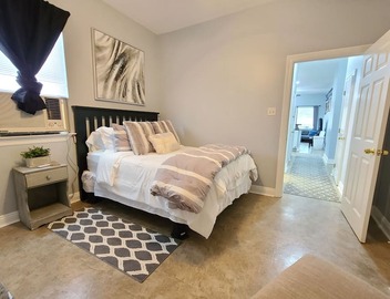 Beautiful Historic Shotgun House - 10 min to FQ 5
