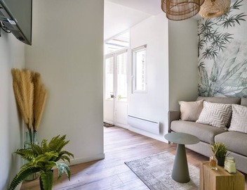 NEW Eiffel Tour ! Splendid 2BR & 1 BR Apts in the Heart of Paris 3