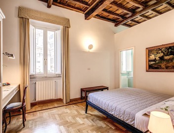 Spacious apartment, three bedrooms, three private bathrooms at the Fountain 2