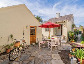 Refined Coastal Escape a Block from West Beach! 3