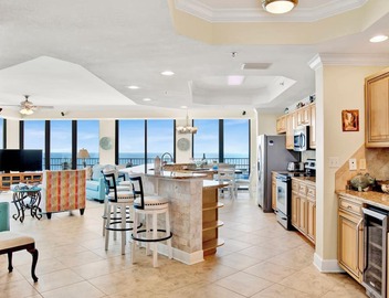Stunning Beachfront Corner 3BR @ Phoenix IX Sleeps 10 Panoramic Views & Pools 5