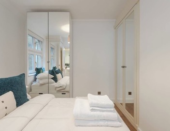 The Mayfair Muse - by Out of Office Lifestyle 3