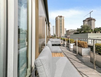 🎺SOPHISTICATED SOUTHERN PENTHOUSE DOWNTOWN CONDO! Large Living Area + Spacious Private Terrace! 4
