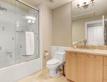Gorgeous TOP floor corner 2Bedroom/2bath condo Americana at Brand! 5