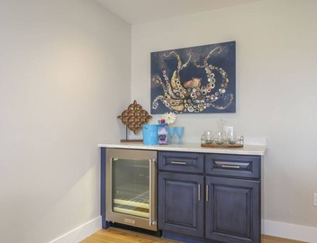 TJs Tide: Prime Location Condo w/Outdoor Deck 5